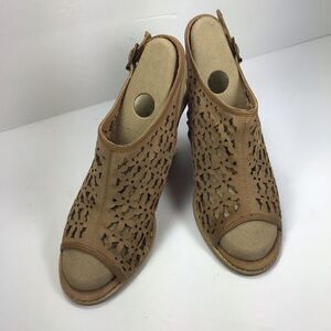 Very Volatile Laser Cut Leather Chunky Sandal Block Heel Size 9